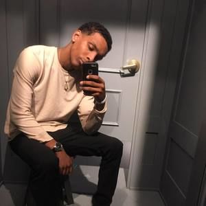 Meet your Posher, Dakota